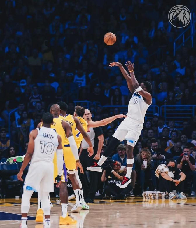 东契奇关键节点赛况扑朔迷离，西班牙队带队取胜！